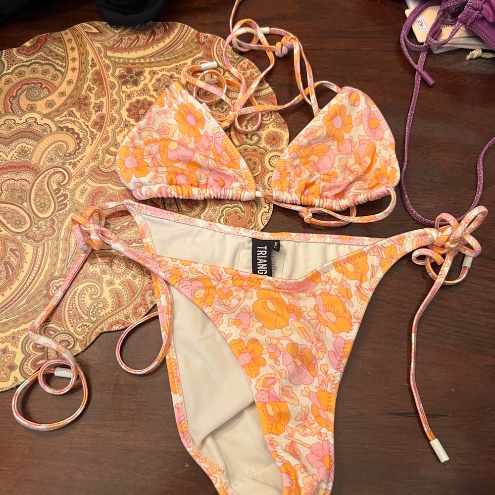 Triangl suit